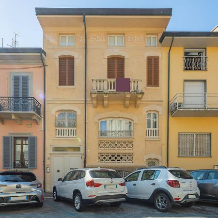 Apartment Lungomare By Interhome Viareggio Bagian luar foto
