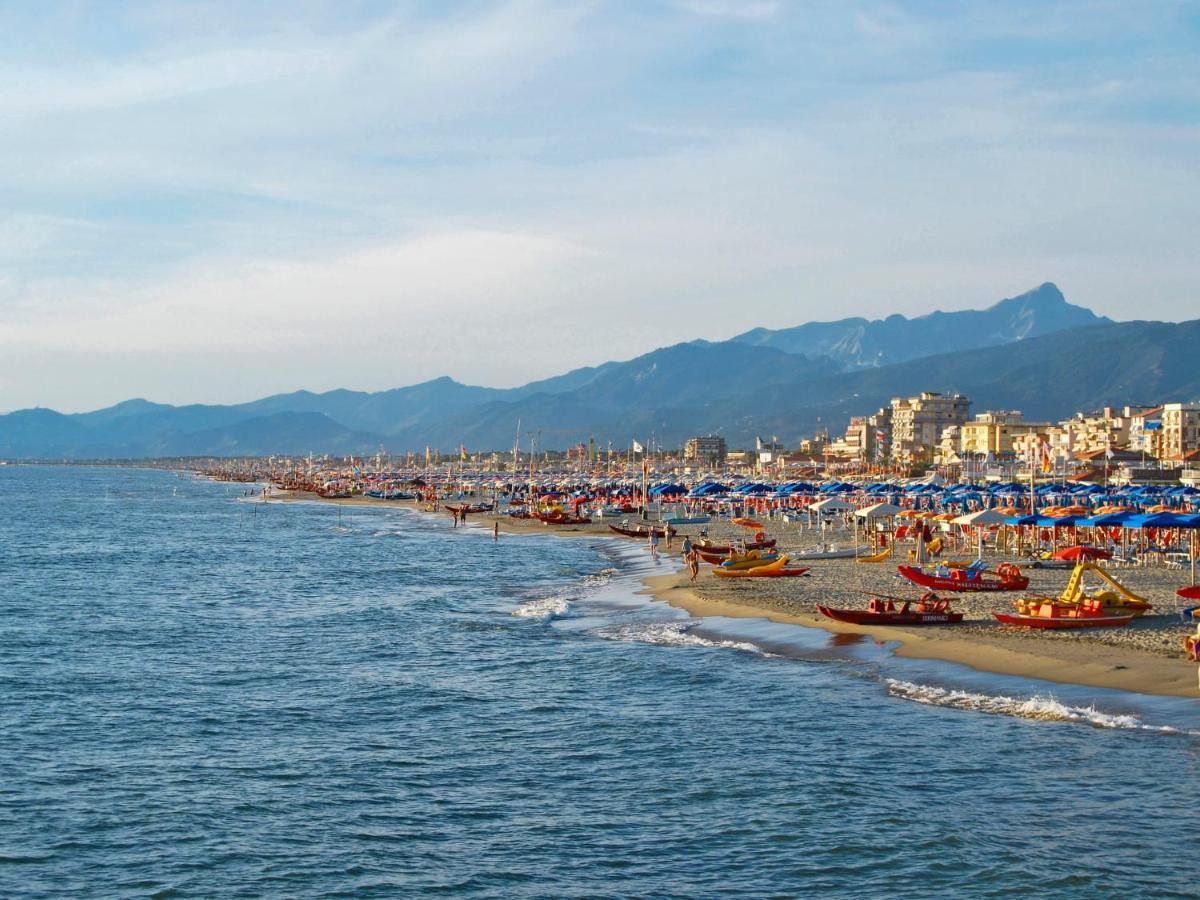 Apartment Lungomare By Interhome Viareggio Bagian luar foto