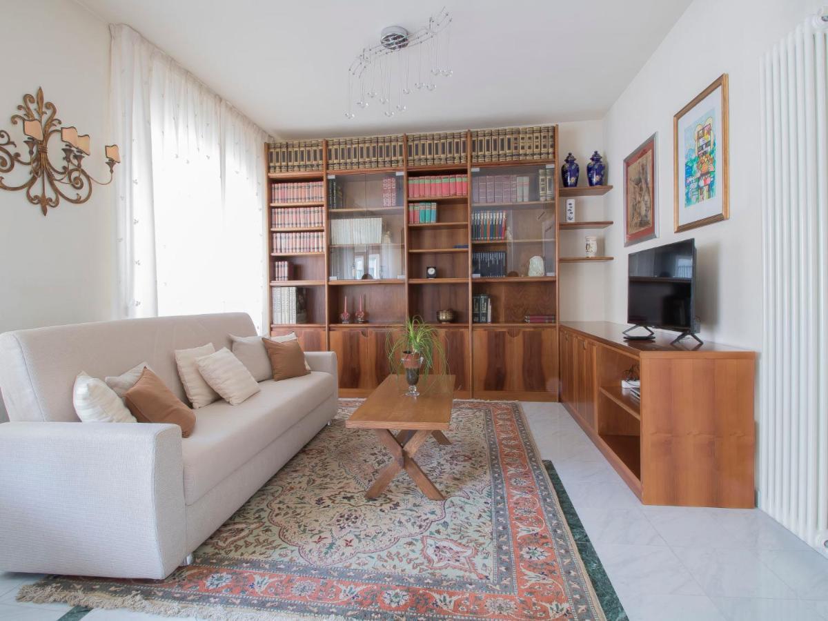 Apartment Lungomare By Interhome Viareggio Bagian luar foto